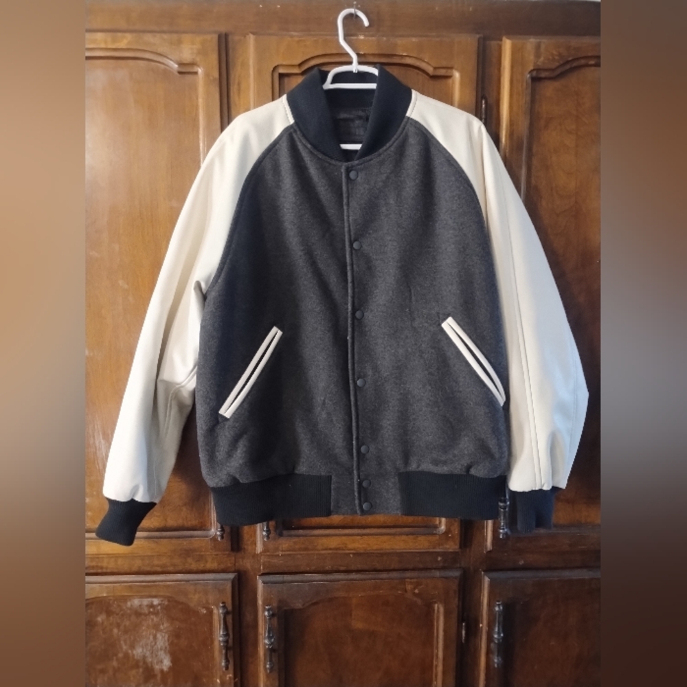 Uniqlo Men's Stadium‎ Varsity Jacket XL | Gray White Streetwear Retro Preppy